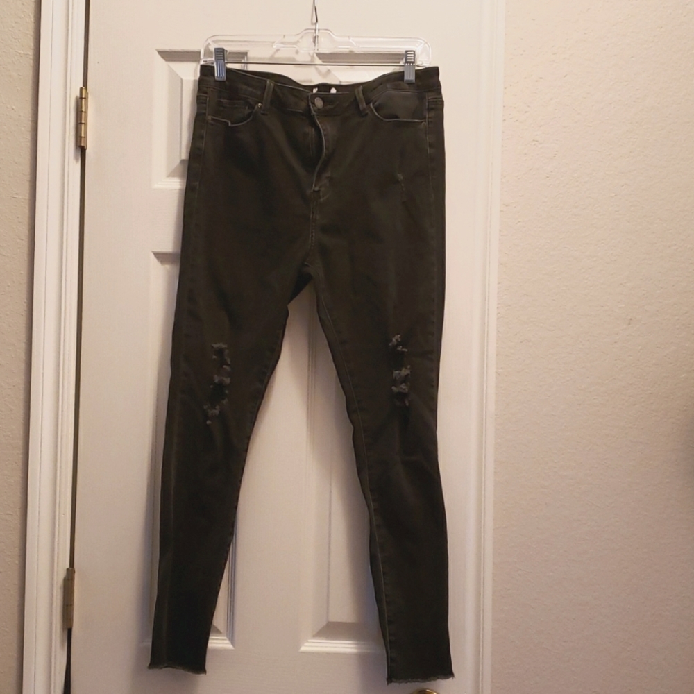 Skinny black jeans